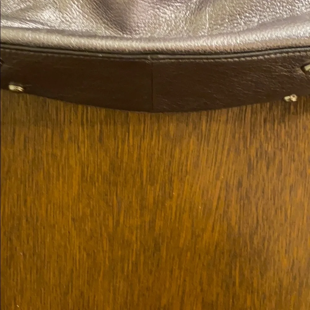 b.Makowsky Silver leather bag with pockets with silver studs